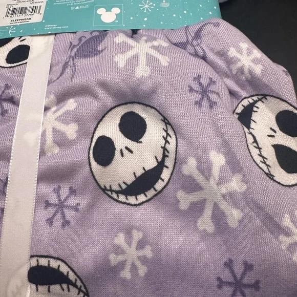 Disney Jack Skellington 3 Piece Set Womens Size 3X (22-24) Pajamas Pjs Socks NWT - Picture 13 of 14